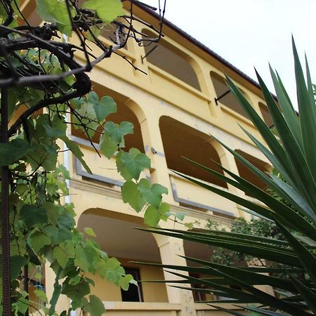 Guesthouse Maria Sarpi Bagian luar foto